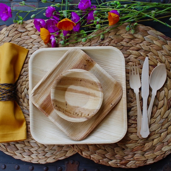 palm leaf plates 10 pic 10" square - 10 pic 6"  Bowl and 30 pice cutlery… - Picture 4 of 7